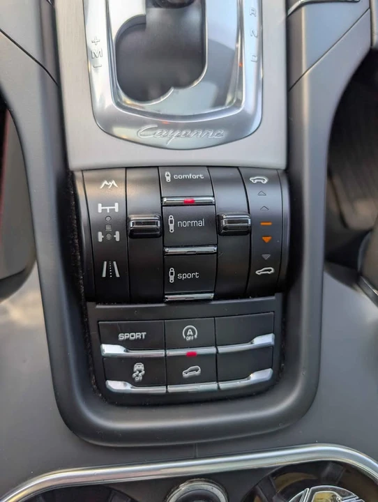 2013 Porsche 958 Cayenne GTS - Image 12 of 20