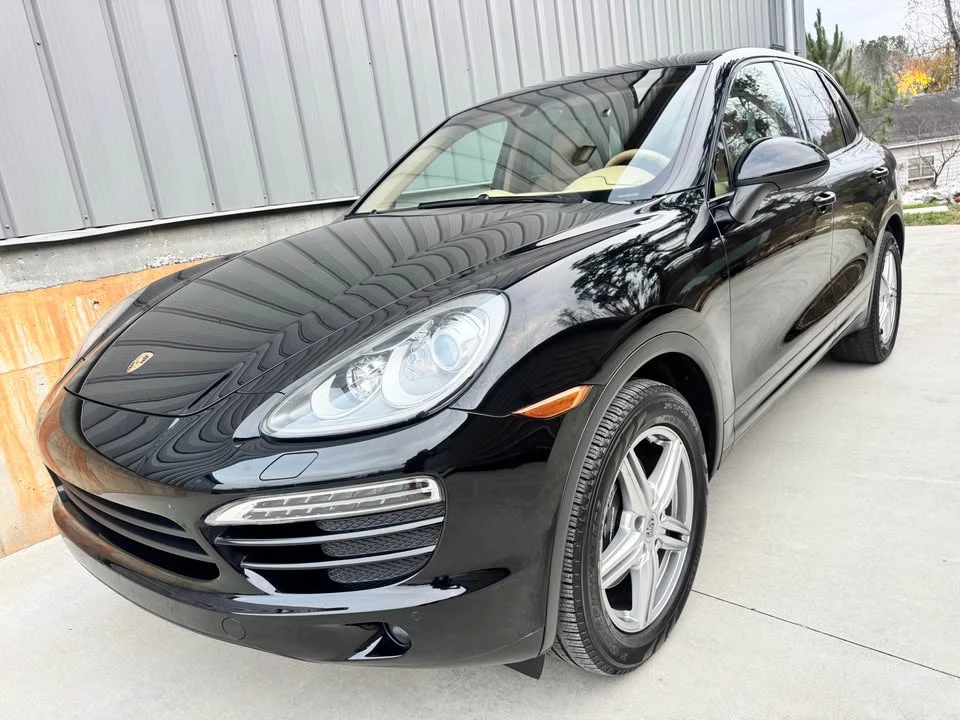 2013 Porsche 958 Cayenne - Image 2 of 17