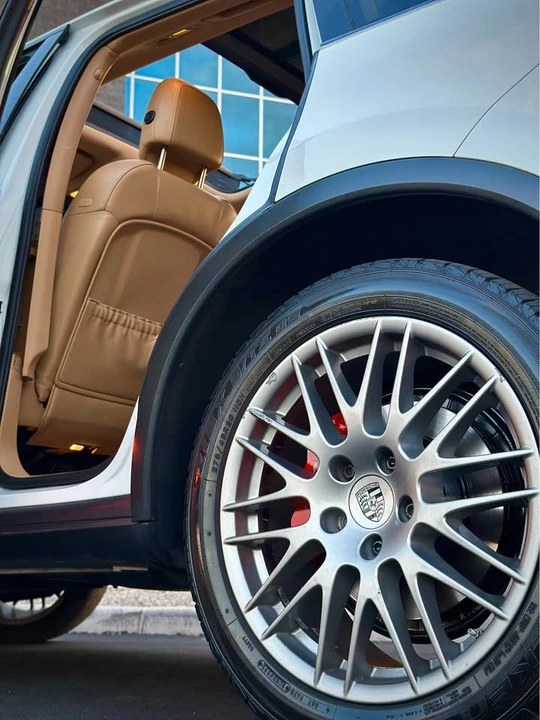 2013 Porsche 958 Cayenne - Image 9 of 20