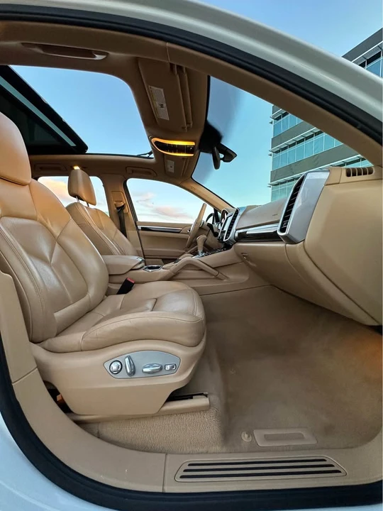 2013 Porsche 958 Cayenne - Image 16 of 20