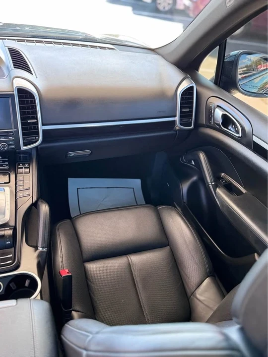 2013 Porsche 958 Cayenne S - Image 12 of 18