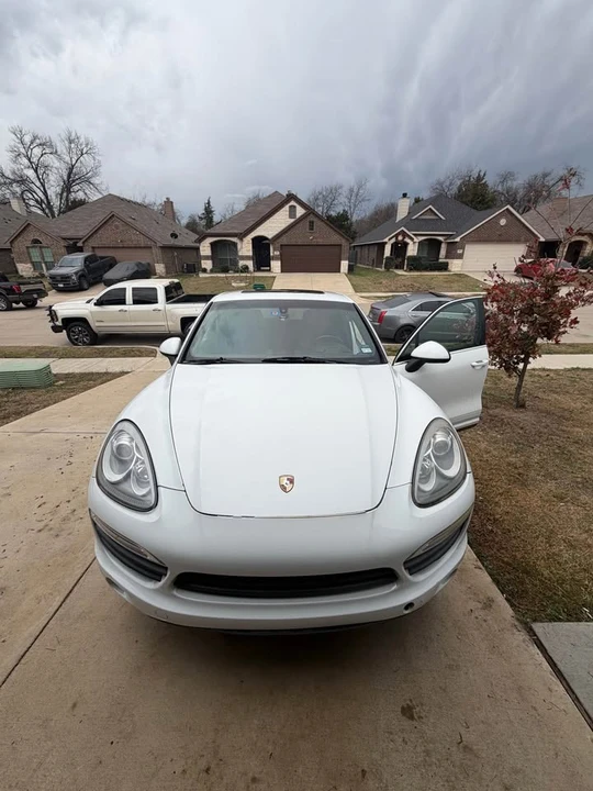 2013 Porsche 958 Cayenne S - Image 2 of 13
