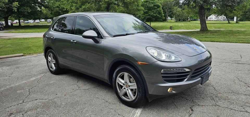 2013 Porsche 958 Cayenne S - Image 2 of 18