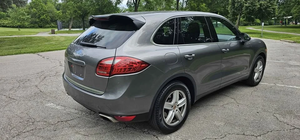 2013 Porsche 958 Cayenne S - Image 3 of 17