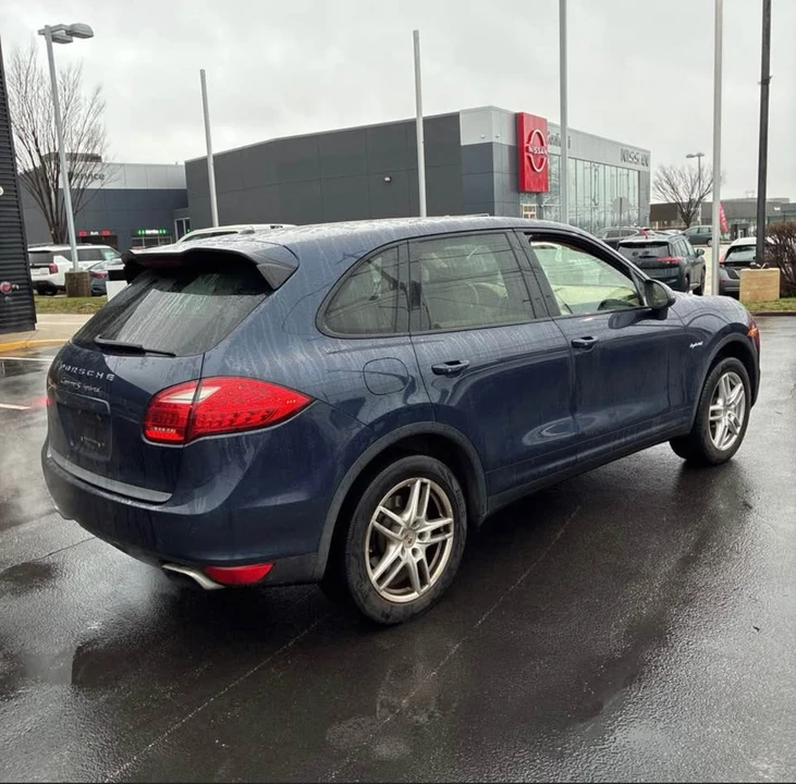 2013 Porsche 958 Cayenne S - Image 11 of 12
