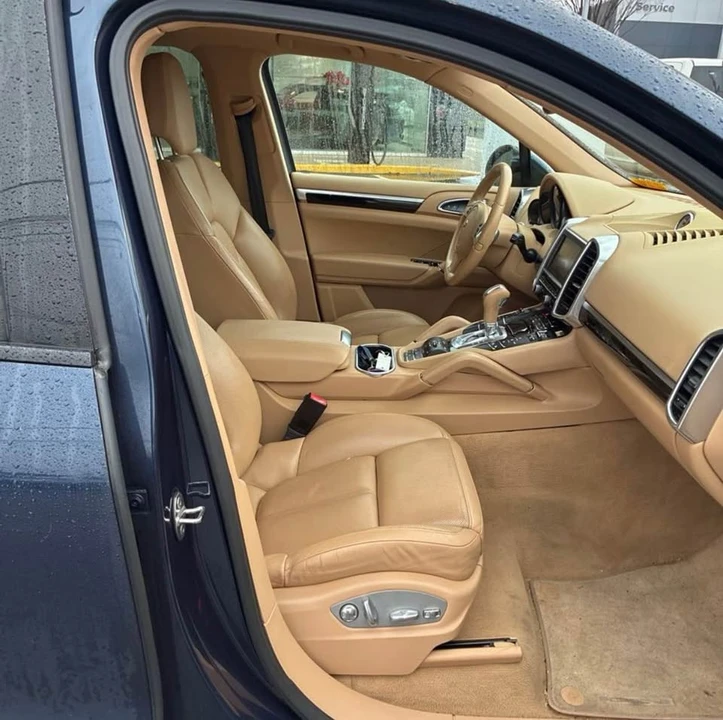2013 Porsche 958 Cayenne S - Image 5 of 12