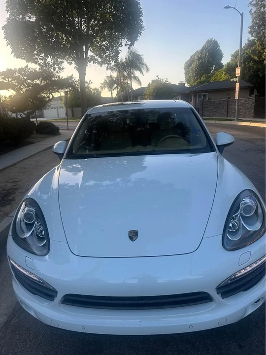 2013 Porsche 958 Cayenne - Image 2 of 12