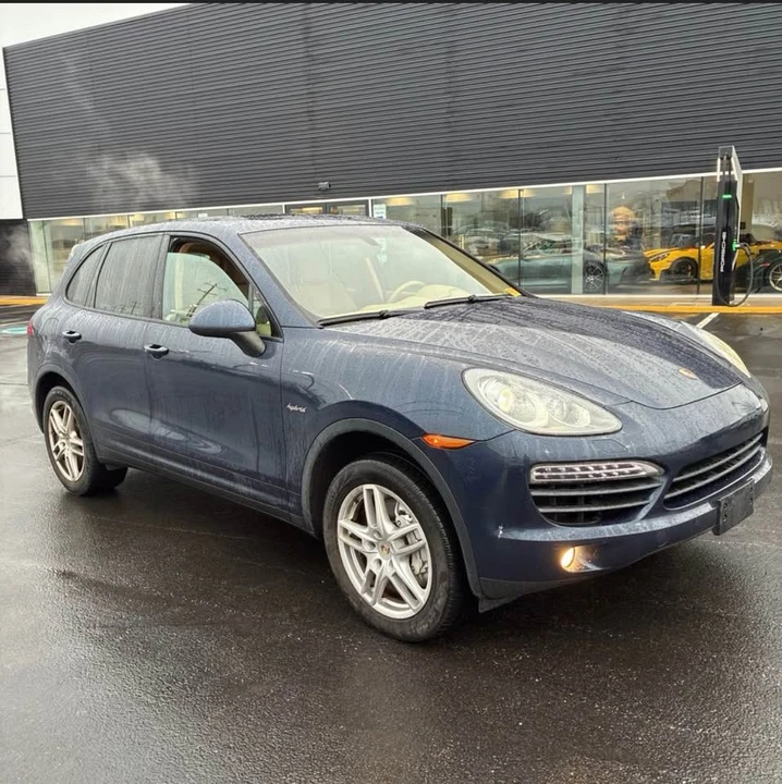 2013 Porsche 958 Cayenne - Image 2 of 12