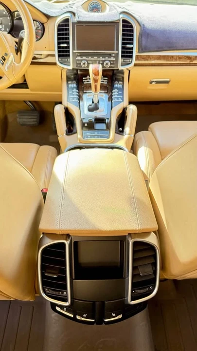 2013 Porsche 958 Cayenne S - Image 12 of 18