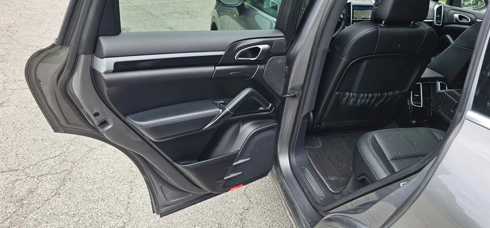 2013 Porsche 958 Cayenne S - Image 12 of 16