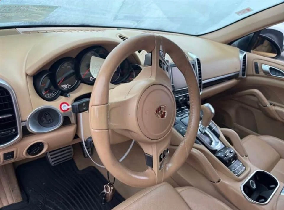 2013 Porsche 958 Cayenne S - Image 5 of 8