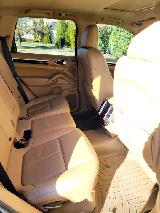 2013 Porsche 958 Cayenne S - Image 8 of 17