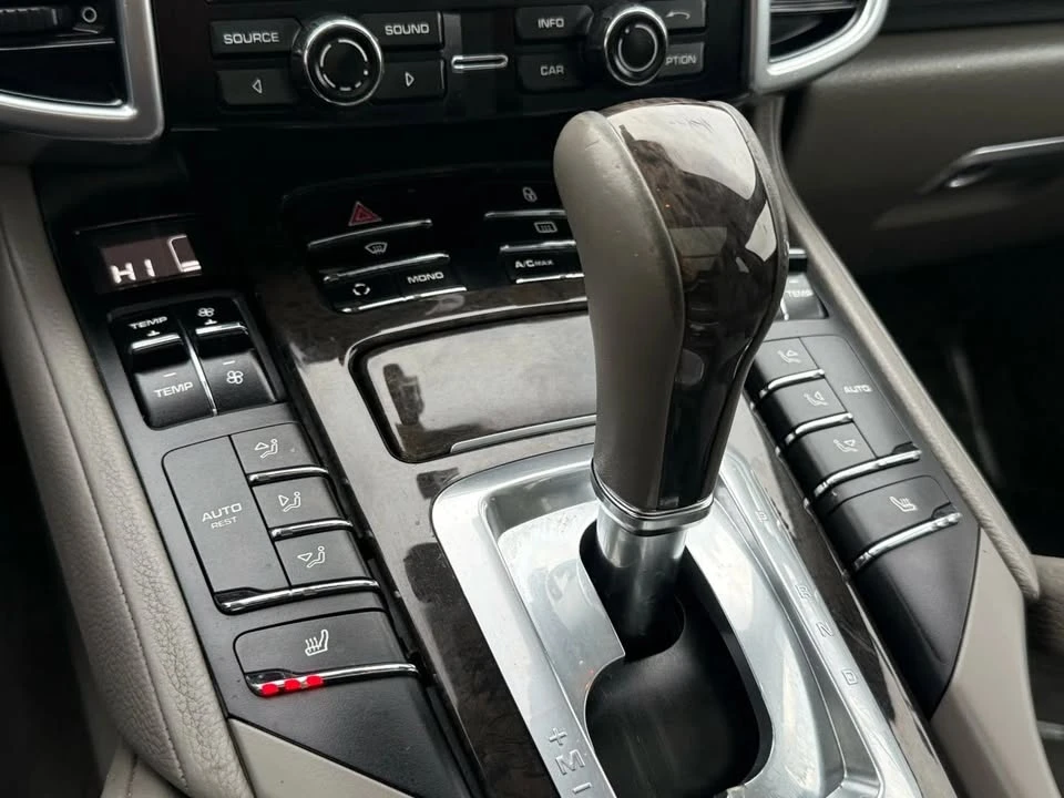 2013 Porsche 958 Cayenne S - Image 18 of 20