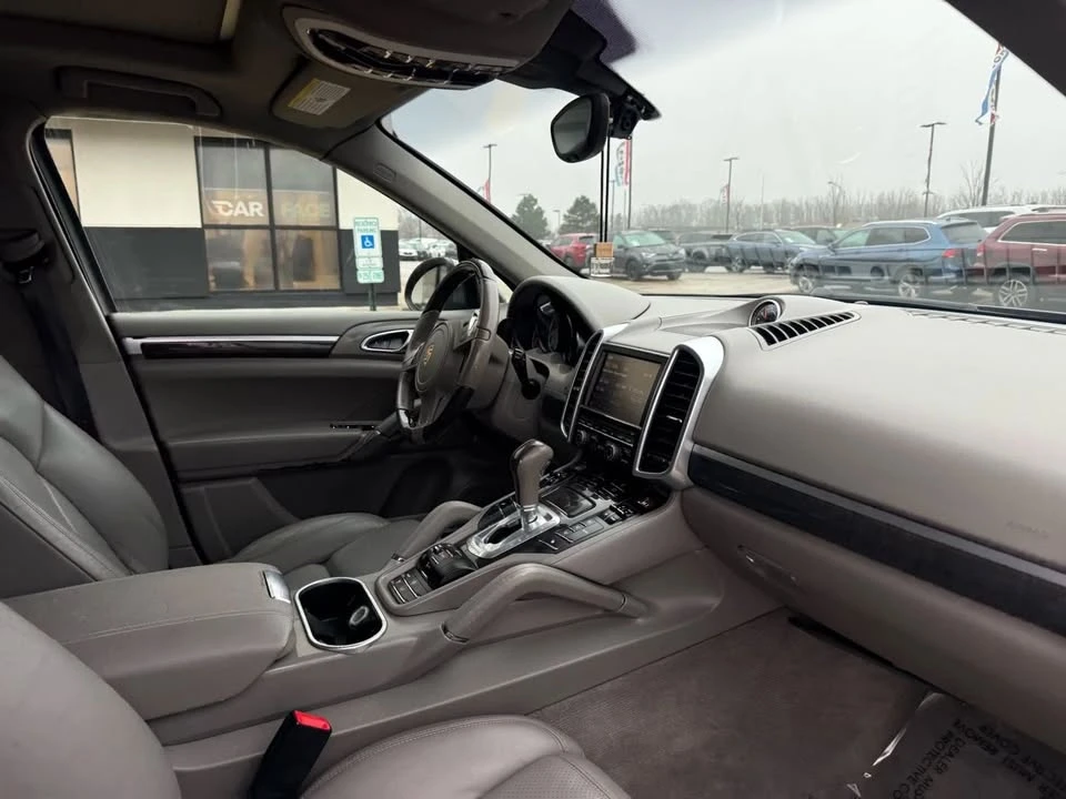2013 Porsche 958 Cayenne S - Image 11 of 20