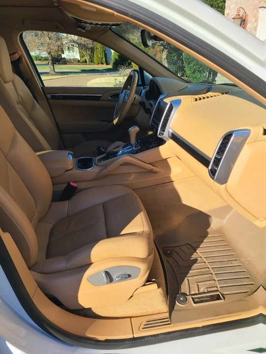 2013 Porsche 958 Cayenne S - Image 7 of 17