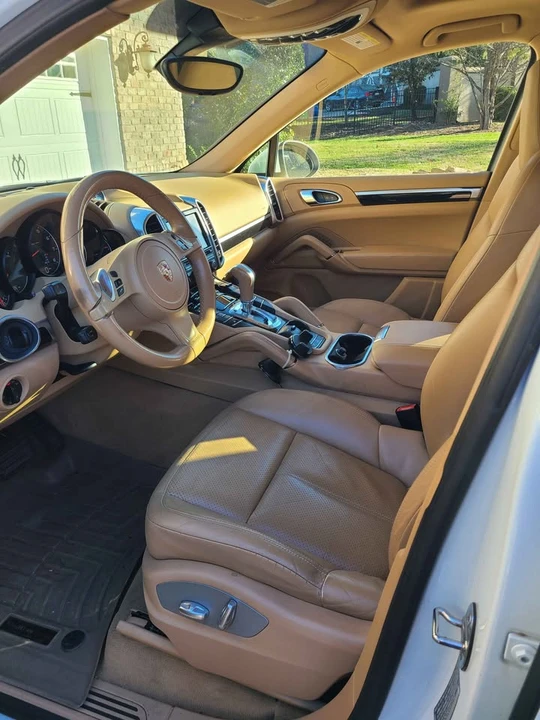 2013 Porsche 958 Cayenne S - Image 6 of 17