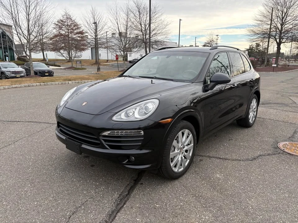 2013 Porsche 958 Cayenne S - Image 2 of 10