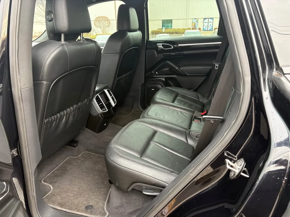 2013 Porsche 958 Cayenne S - Image 7 of 10