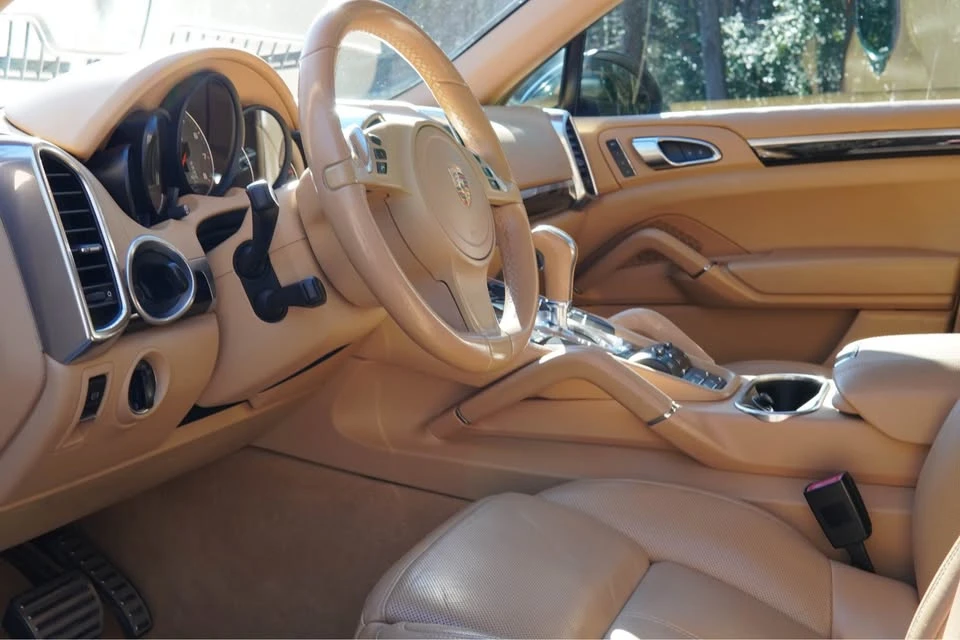 2013 Porsche 958 Cayenne S - Image 8 of 18