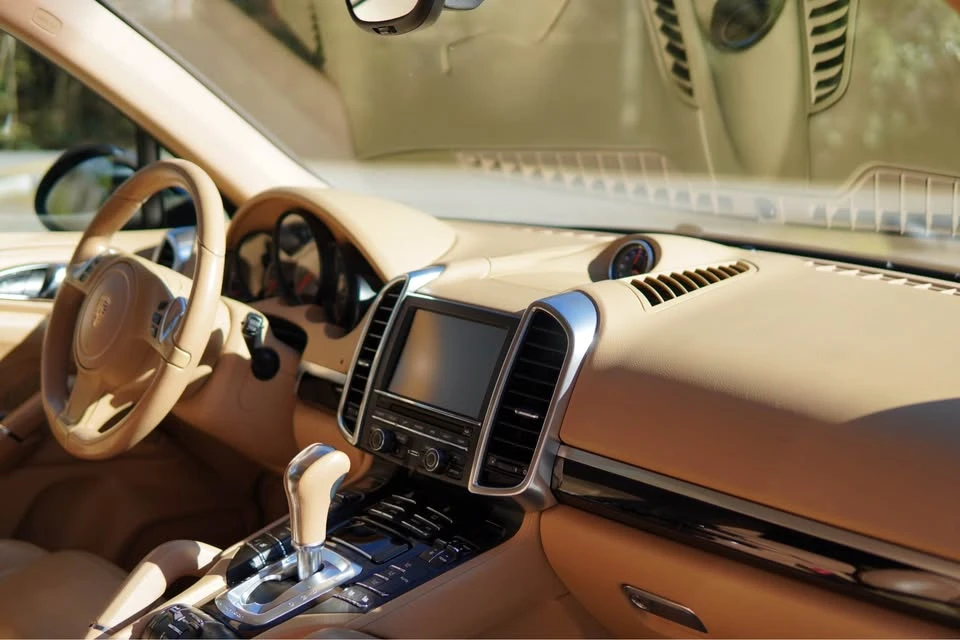 2013 Porsche 958 Cayenne S - Image 9 of 18