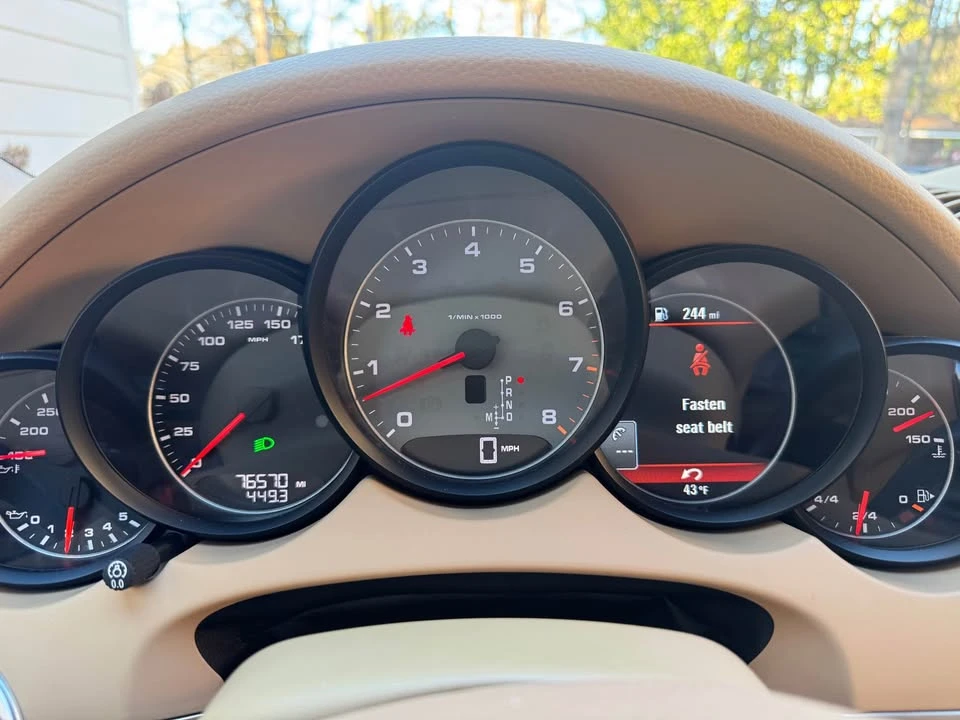 2013 Porsche 958 Cayenne S - Image 14 of 18