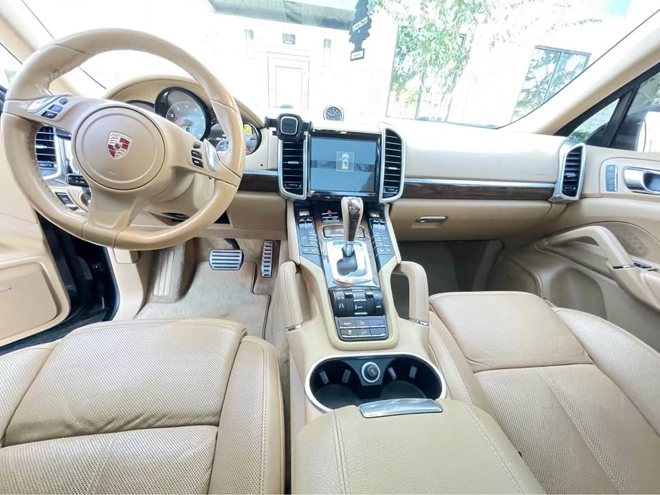 2013 Porsche 958 Cayenne S - Image 10 of 12