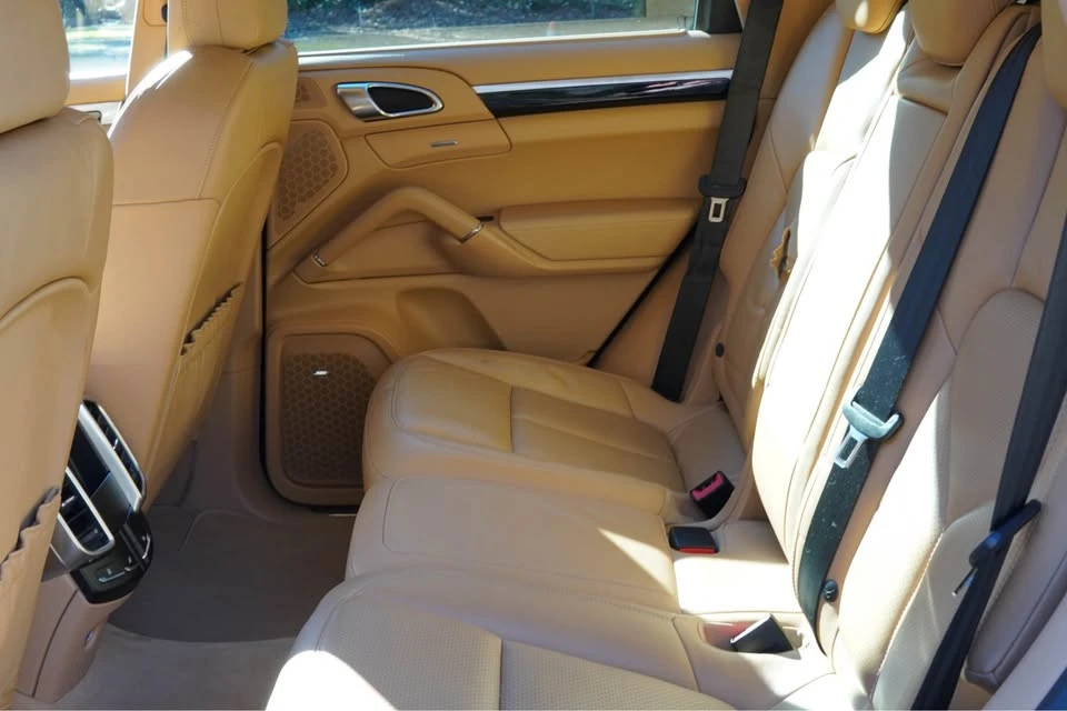 2013 Porsche 958 Cayenne S - Image 12 of 18