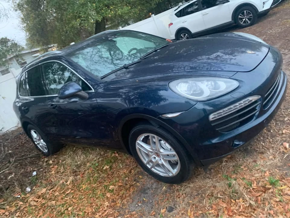 2013 Porsche 958 Cayenne S - Image 10 of 12