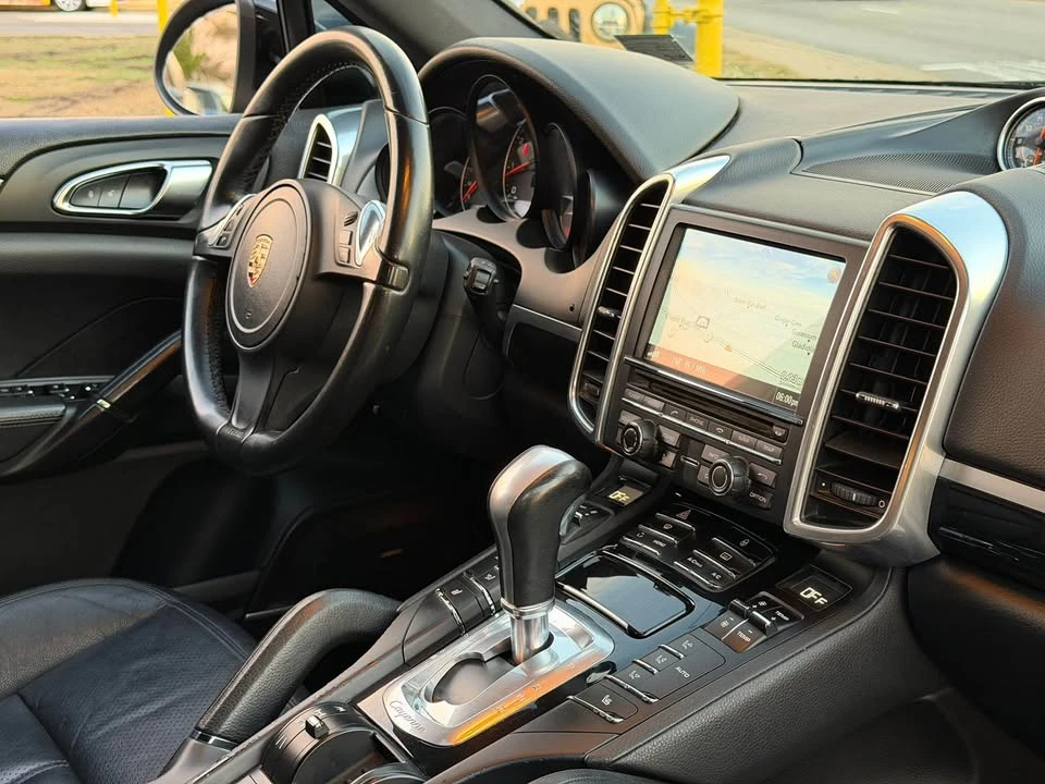 2013 Porsche 958 Cayenne S - Image 10 of 20