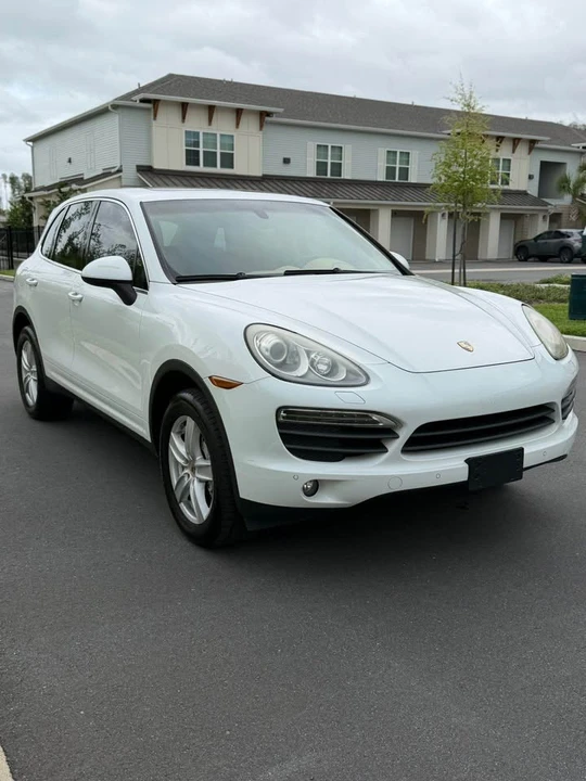 2013 Porsche 958 Cayenne S - Image 2 of 17