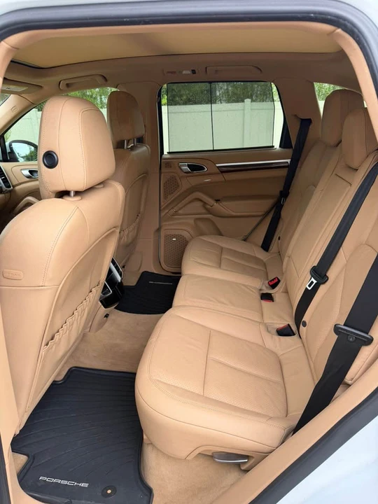 2013 Porsche 958 Cayenne S - Image 7 of 17