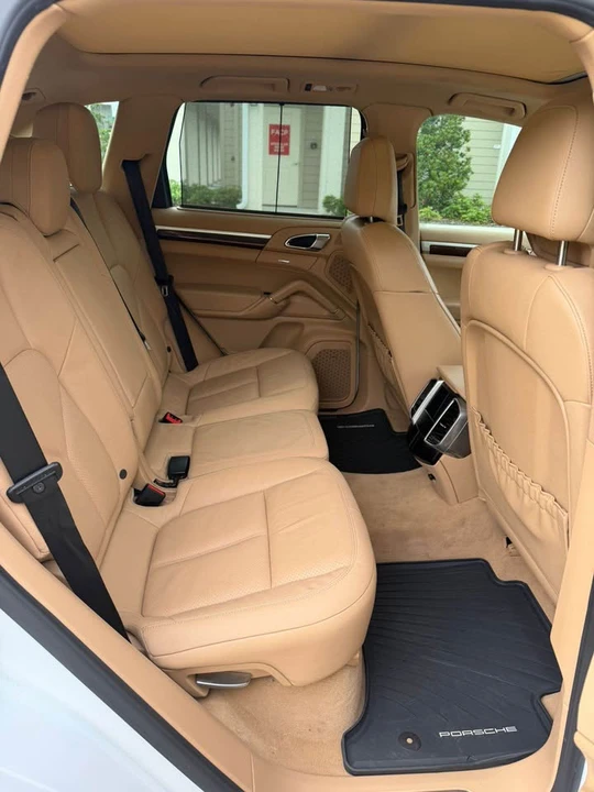2013 Porsche 958 Cayenne S - Image 9 of 17
