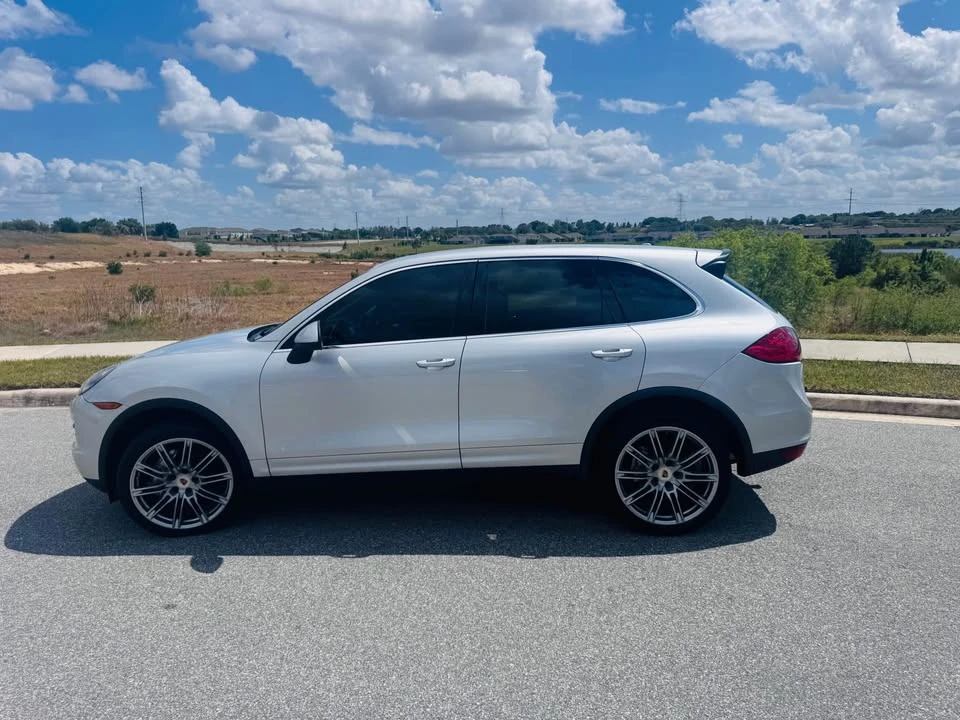 2013 Porsche 958 Cayenne S - Image 4 of 8