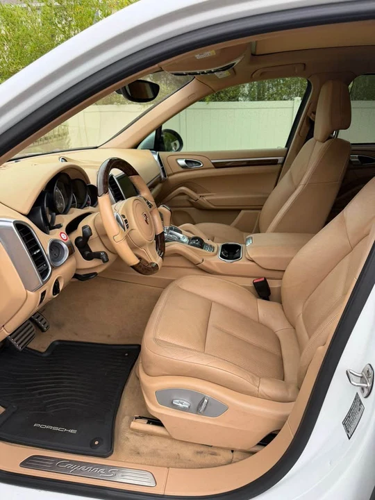 2013 Porsche 958 Cayenne S - Image 6 of 17