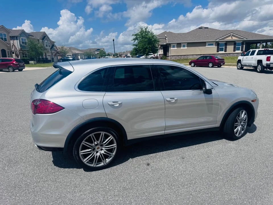 2013 Porsche 958 Cayenne S - Image 2 of 8