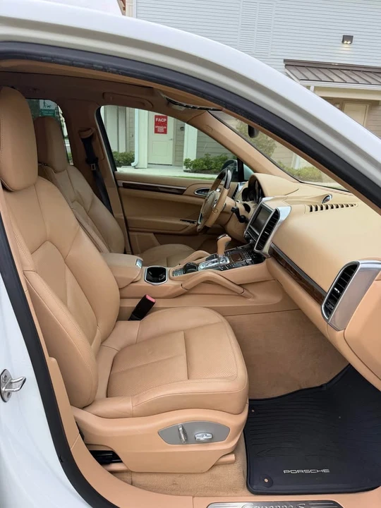 2013 Porsche 958 Cayenne S - Image 8 of 17