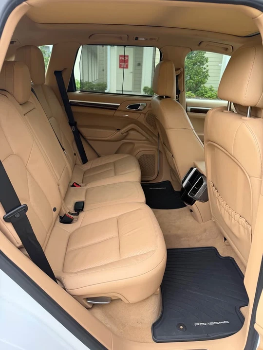 2013 Porsche 958 Cayenne S - Image 9 of 17