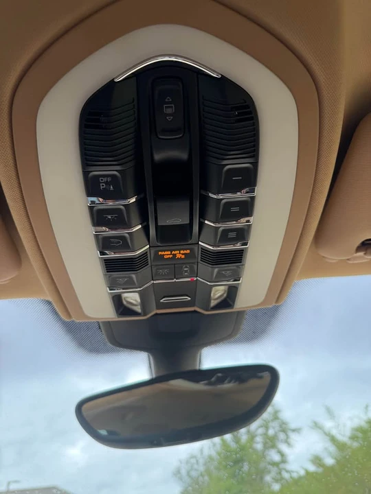 2013 Porsche 958 Cayenne S - Image 13 of 17