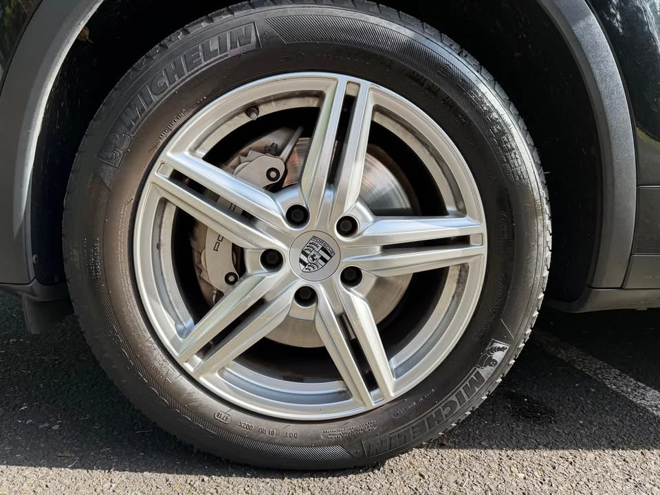 2013 Porsche 958 Cayenne S - Image 16 of 19