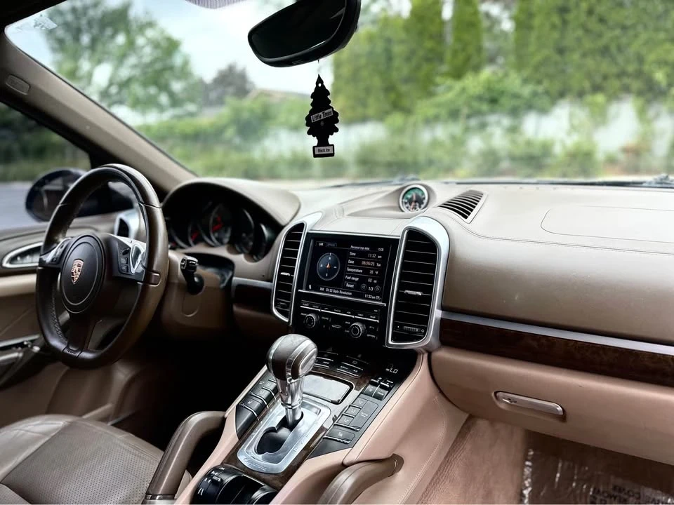 2013 Porsche 958 Cayenne S - Image 17 of 19