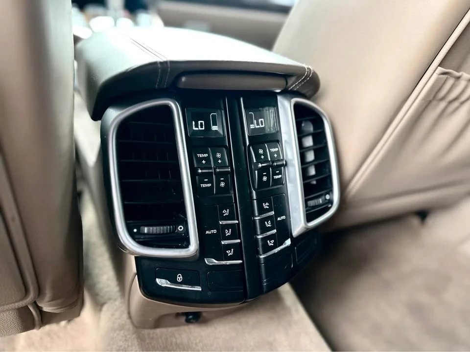 2013 Porsche 958 Cayenne S - Image 13 of 19