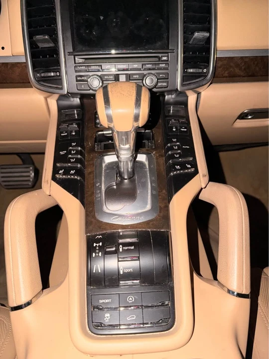2013 Porsche 958 Cayenne S - Image 7 of 10