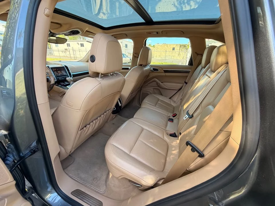 2013 Porsche 958 Cayenne S - Image 15 of 20