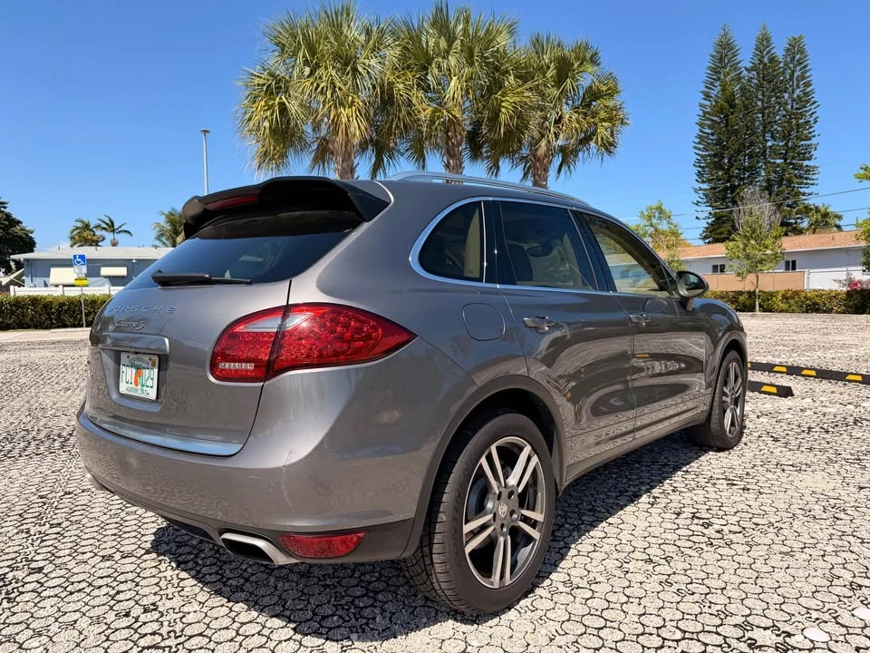 2013 Porsche 958 Cayenne S - Image 7 of 20