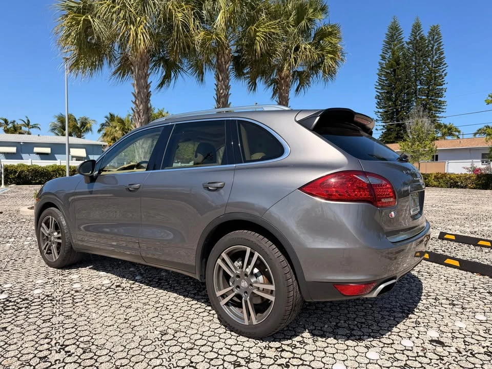 2013 Porsche 958 Cayenne S - Image 6 of 20