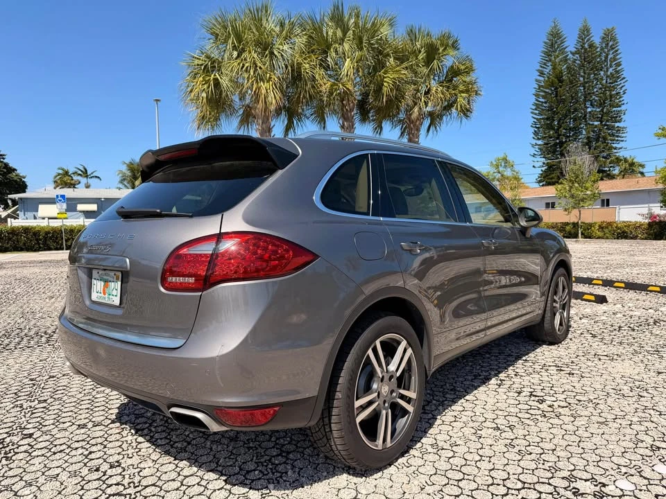 2013 Porsche 958 Cayenne S - Image 7 of 20