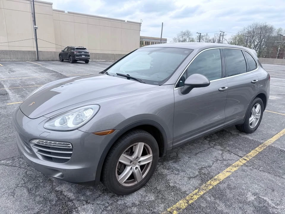 2013 Porsche 958 Cayenne S - Image 2 of 20