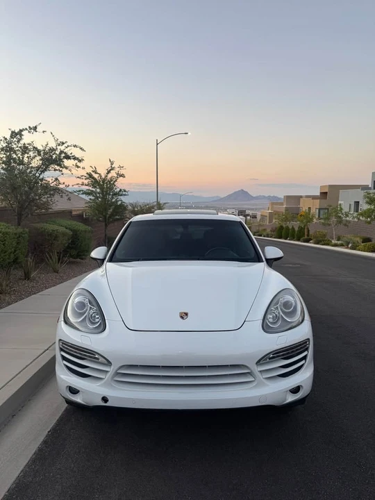 2013 Porsche 958 Cayenne - Image 2 of 6
