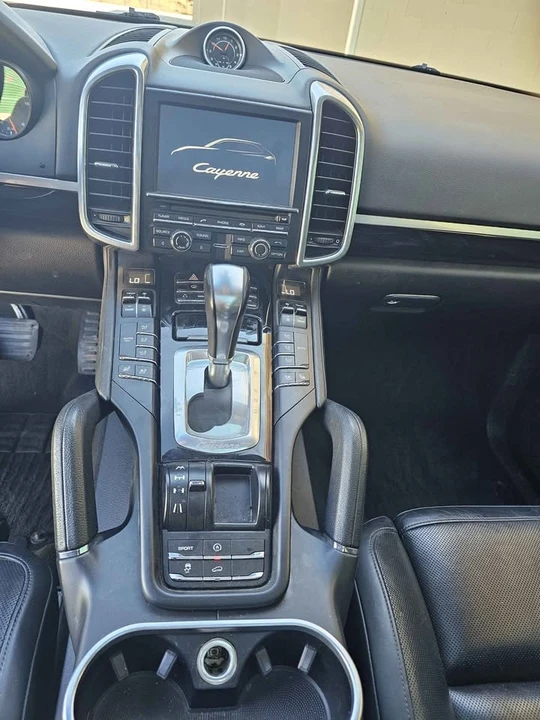 2013 Porsche 958 Cayenne - Image 10 of 12