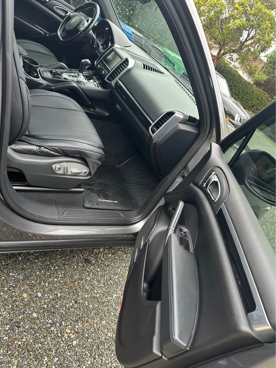 2013 Porsche 958 Cayenne - Image 6 of 20
